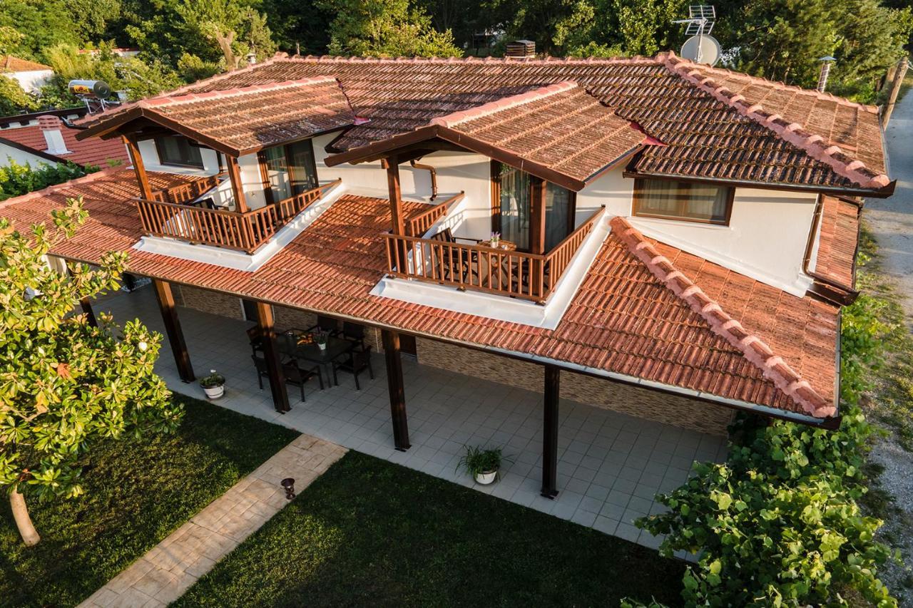 Villa La Varik 1 リトコロン エクステリア 写真